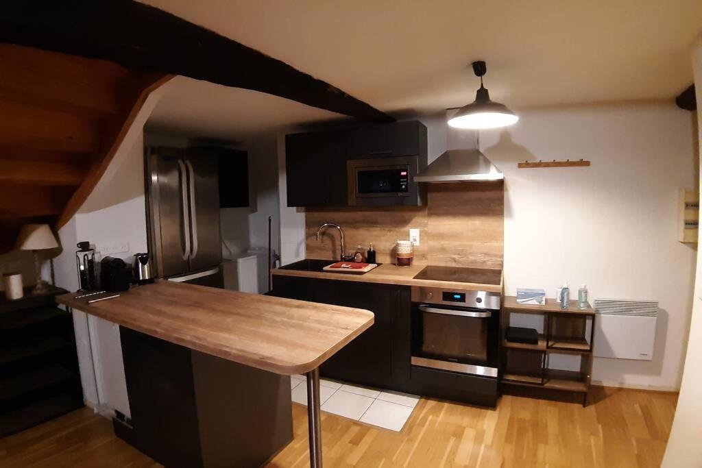 Appartement Exceptionnel 4 Etoiles Hyper Centre Albi 65 M2 Au 4Eme Etage Sans Ascenseur Avec Une Tour Du 12Eme Siecle Exteriör bild