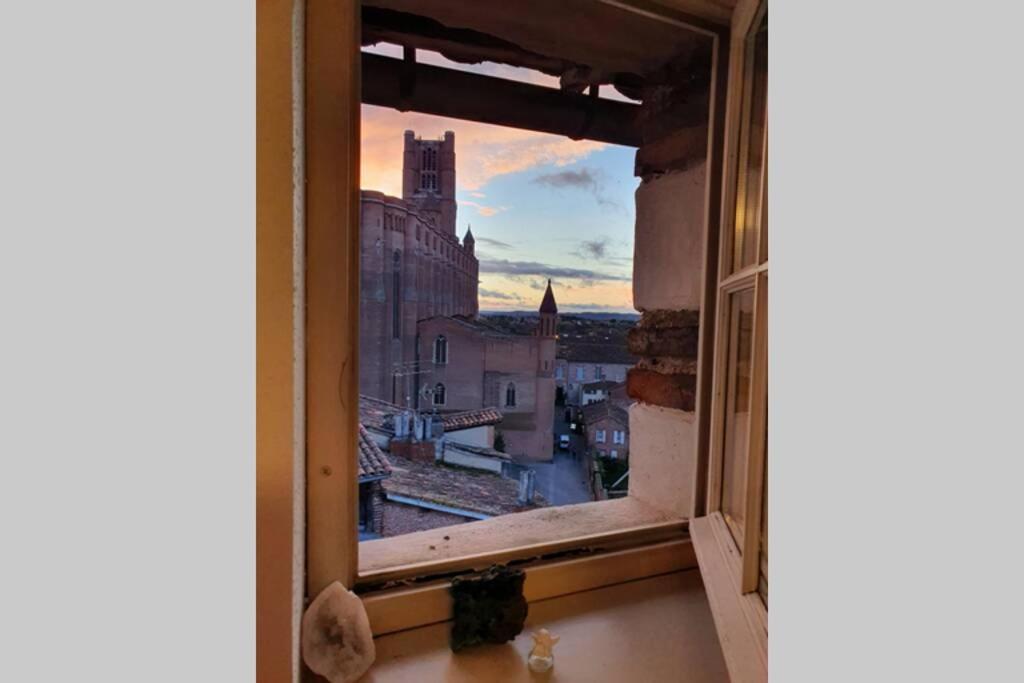 Appartement Exceptionnel 4 Etoiles Hyper Centre Albi 65 M2 Au 4Eme Etage Sans Ascenseur Avec Une Tour Du 12Eme Siecle Exteriör bild