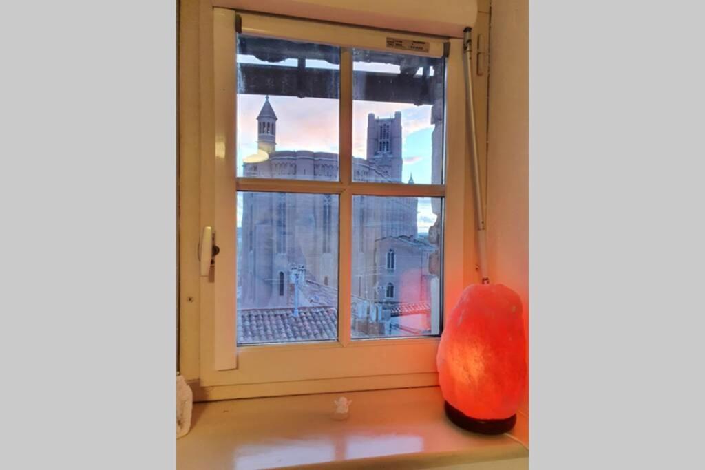 Appartement Exceptionnel 4 Etoiles Hyper Centre Albi 65 M2 Au 4Eme Etage Sans Ascenseur Avec Une Tour Du 12Eme Siecle Exteriör bild