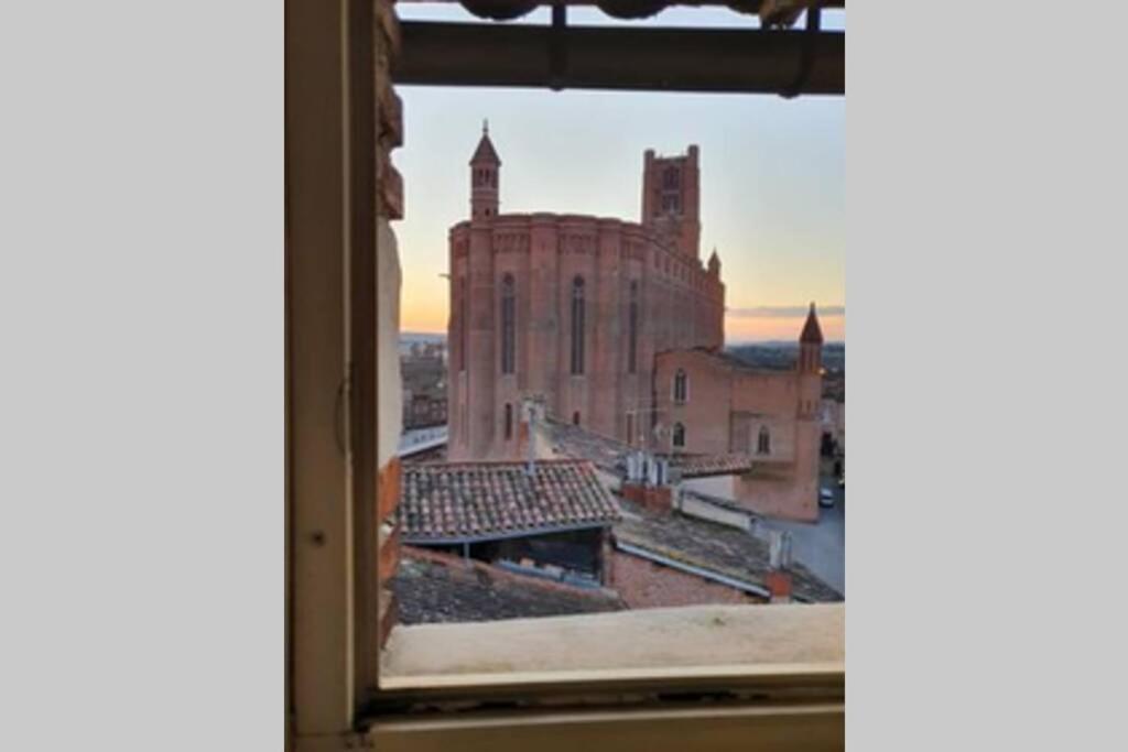 Appartement Exceptionnel 4 Etoiles Hyper Centre Albi 65 M2 Au 4Eme Etage Sans Ascenseur Avec Une Tour Du 12Eme Siecle Exteriör bild