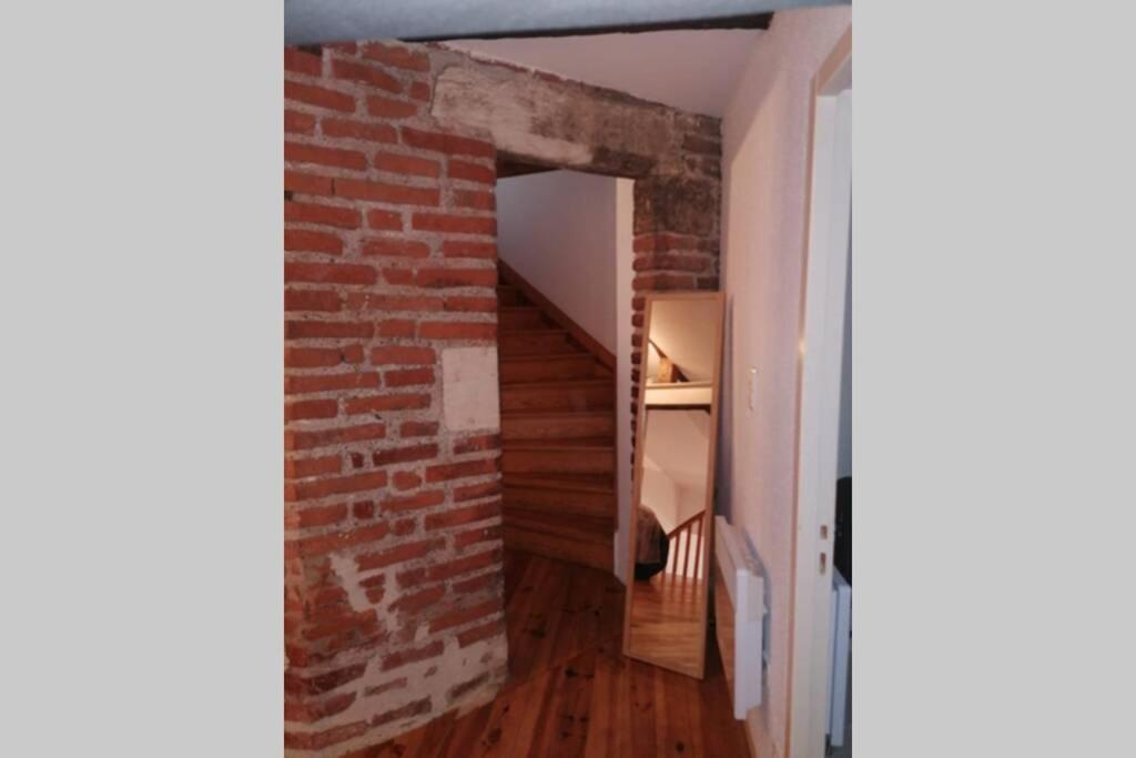 Appartement Exceptionnel 4 Etoiles Hyper Centre Albi 65 M2 Au 4Eme Etage Sans Ascenseur Avec Une Tour Du 12Eme Siecle Exteriör bild